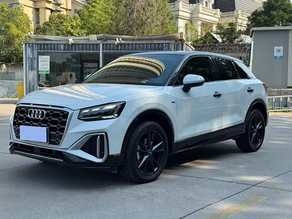Audi Q2L