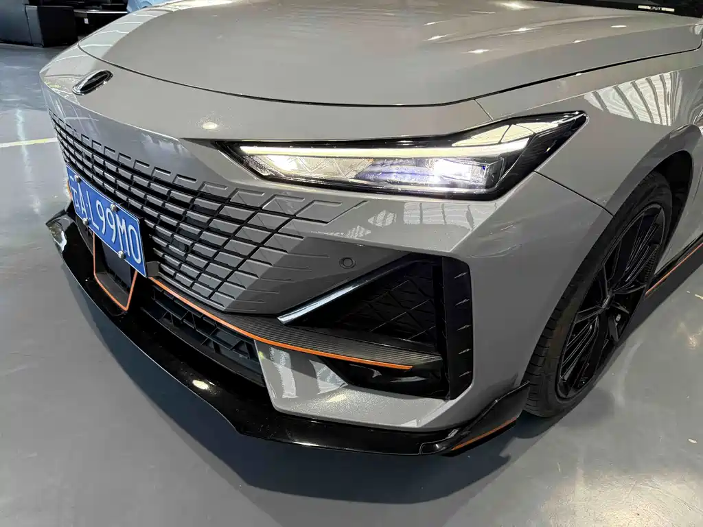 Changan UNI-V — миниатюра 3