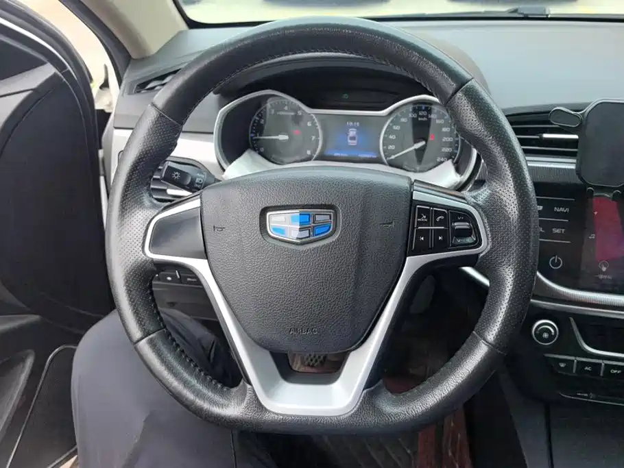 Geely Emgrand — миниатюра 15