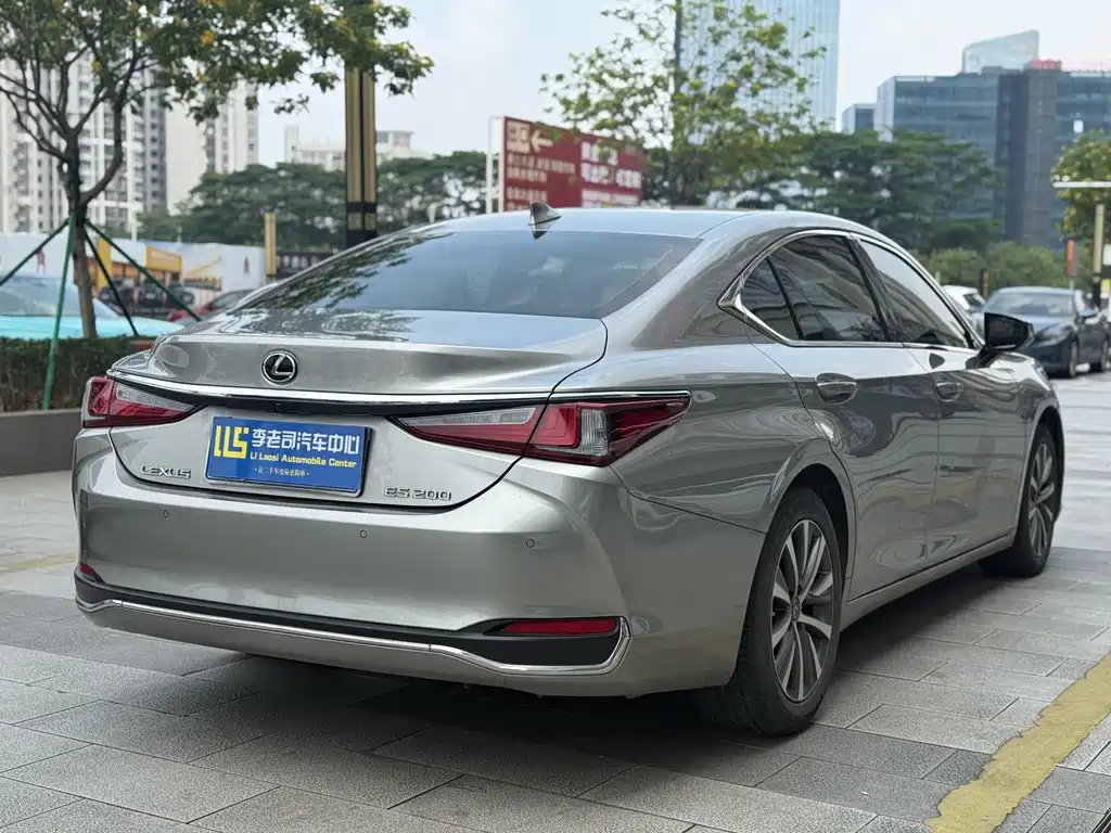Lexus ES — миниатюра 4