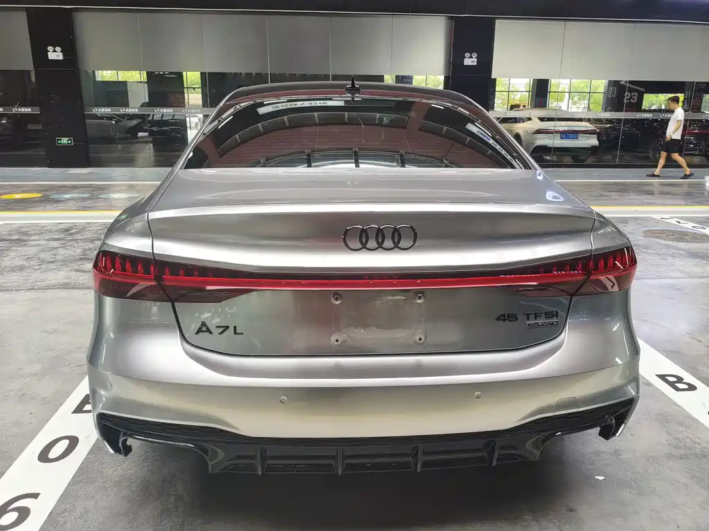 Audi A7L — миниатюра 8