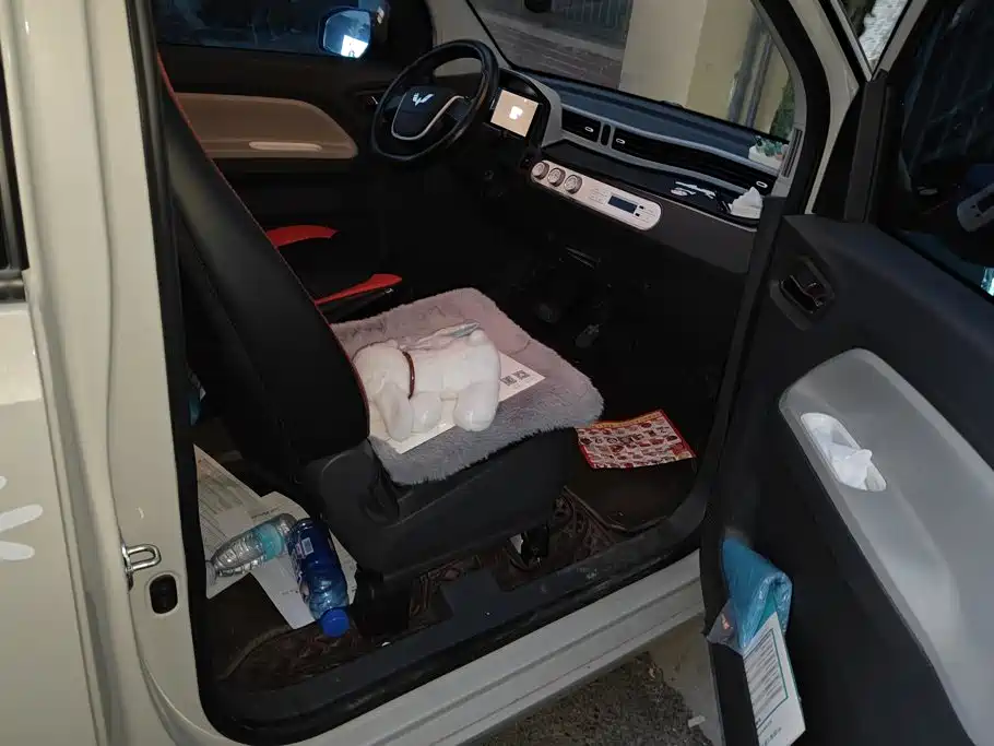 Wuling MINIEV — миниатюра 8