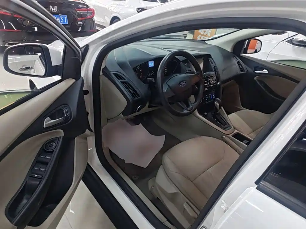 Ford Focus — миниатюра 16