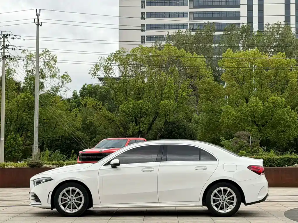 Mercedes-Benz A-Class — миниатюра 3
