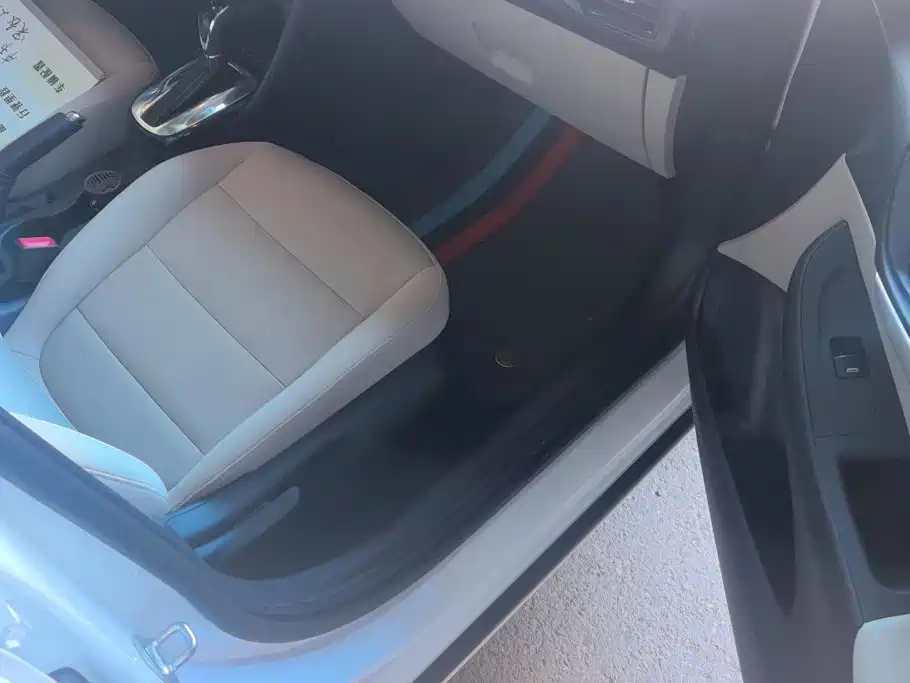 Buick Excelle — миниатюра 8
