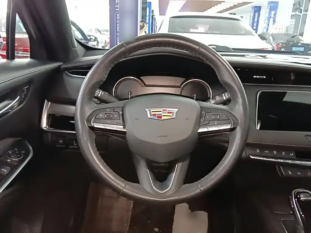 Cadillac XT4 — миниатюра 11