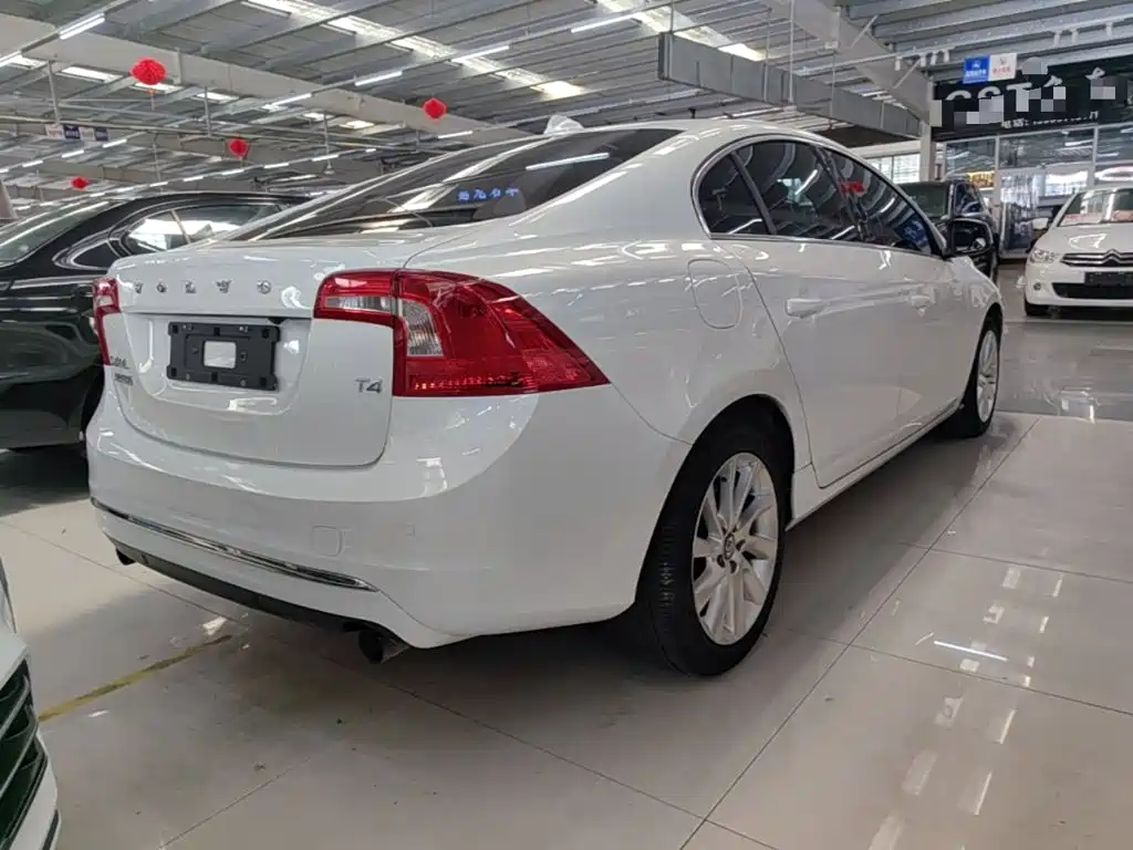 Volvo S60 — миниатюра 7