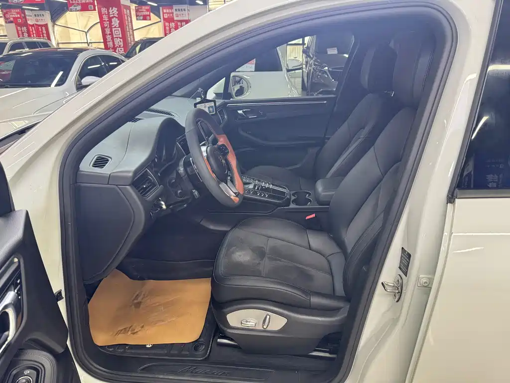 Porsche Macan — миниатюра 2