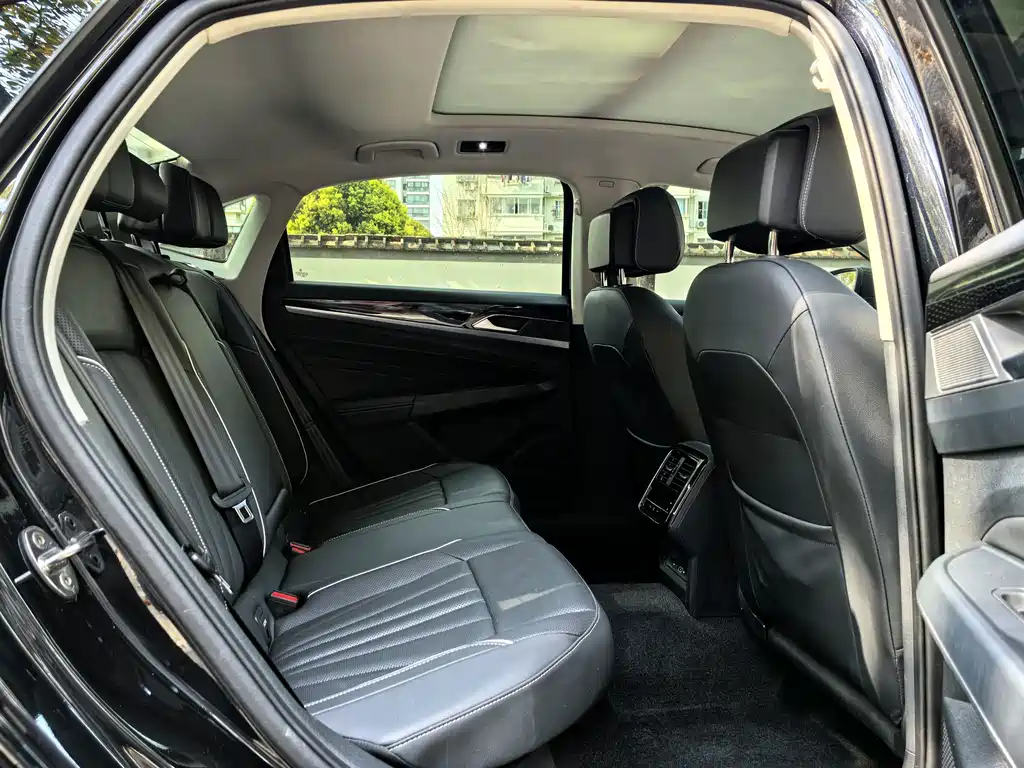 Volkswagen Passat — миниатюра 6
