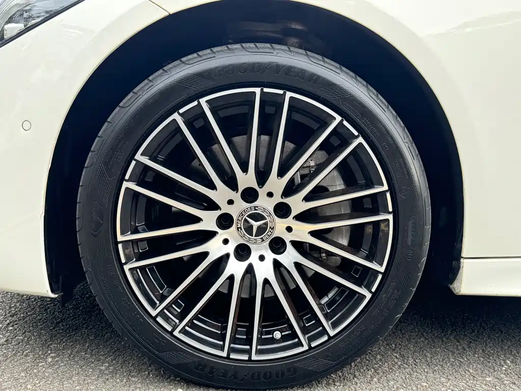 Mercedes-Benz C-Class — миниатюра 5
