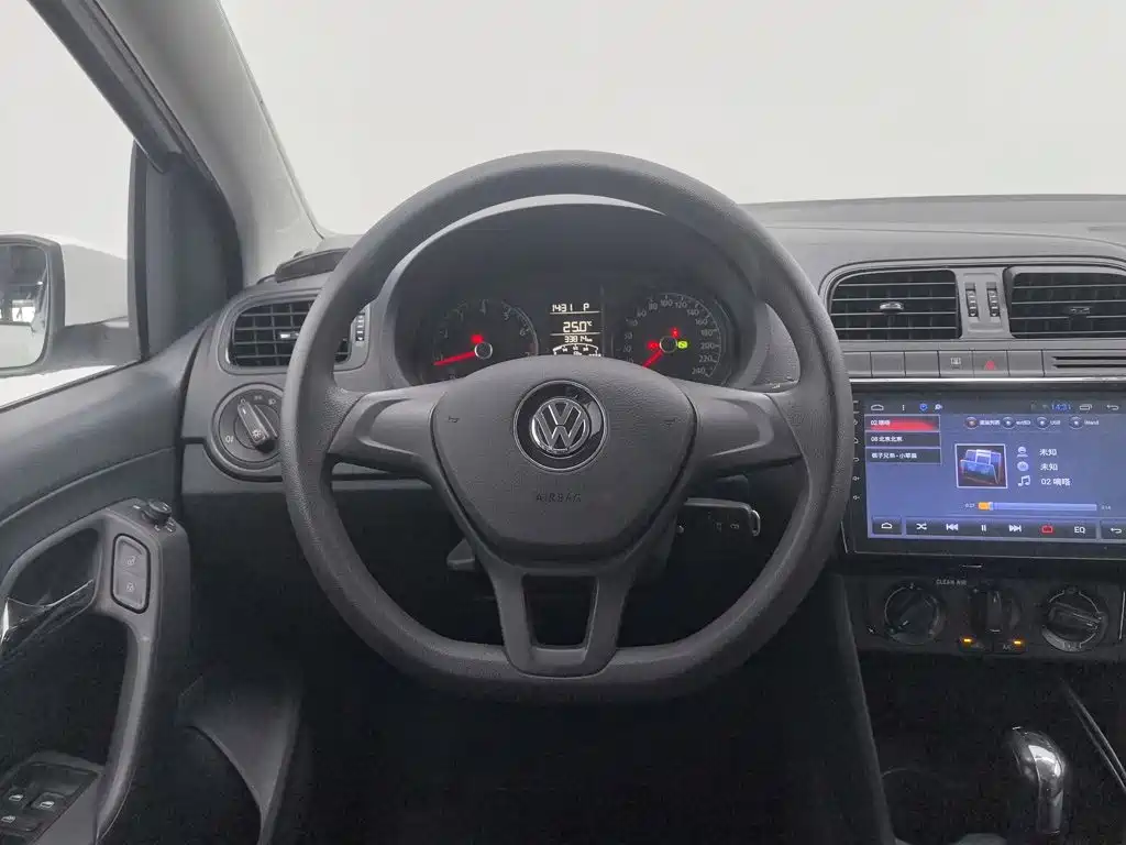Volkswagen Polo — миниатюра 11