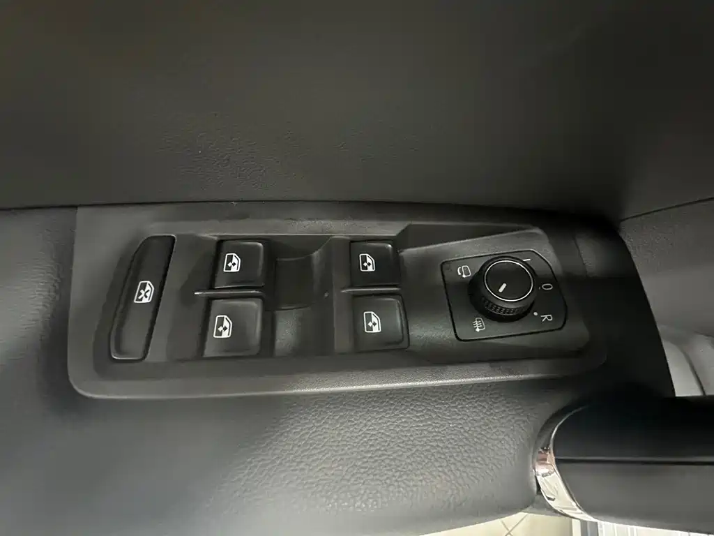 Volkswagen Touran — миниатюра 11