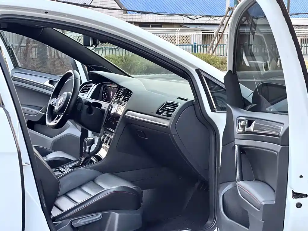 Volkswagen Golf GTI — миниатюра 9
