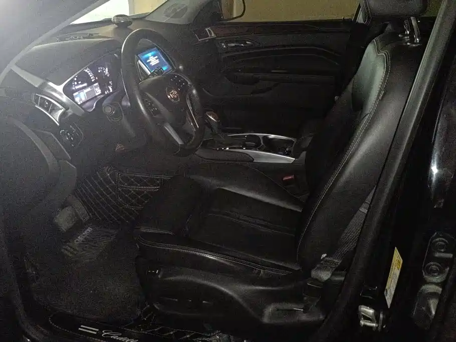 Cadillac SRX — миниатюра 9