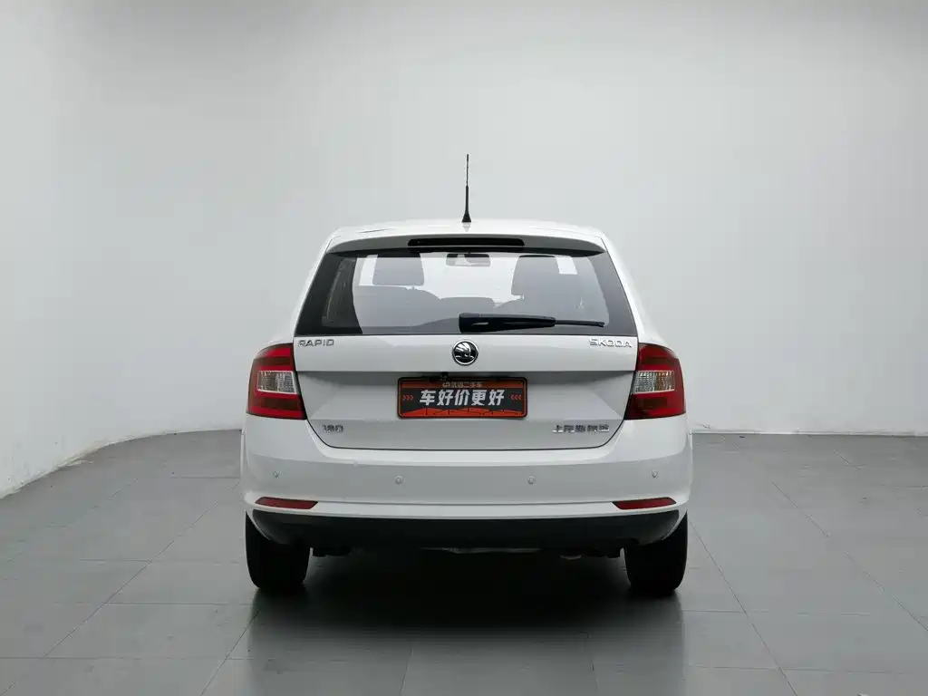 Skoda Rapid Spaceback — миниатюра 4
