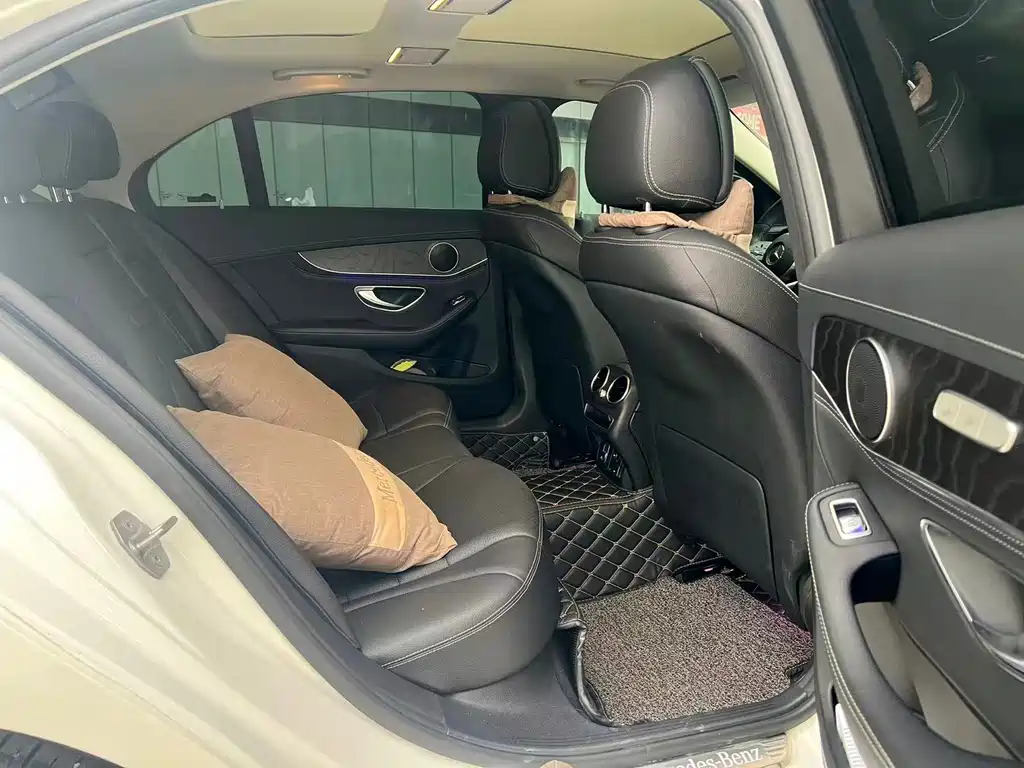 Mercedes-Benz C-Class — миниатюра 11