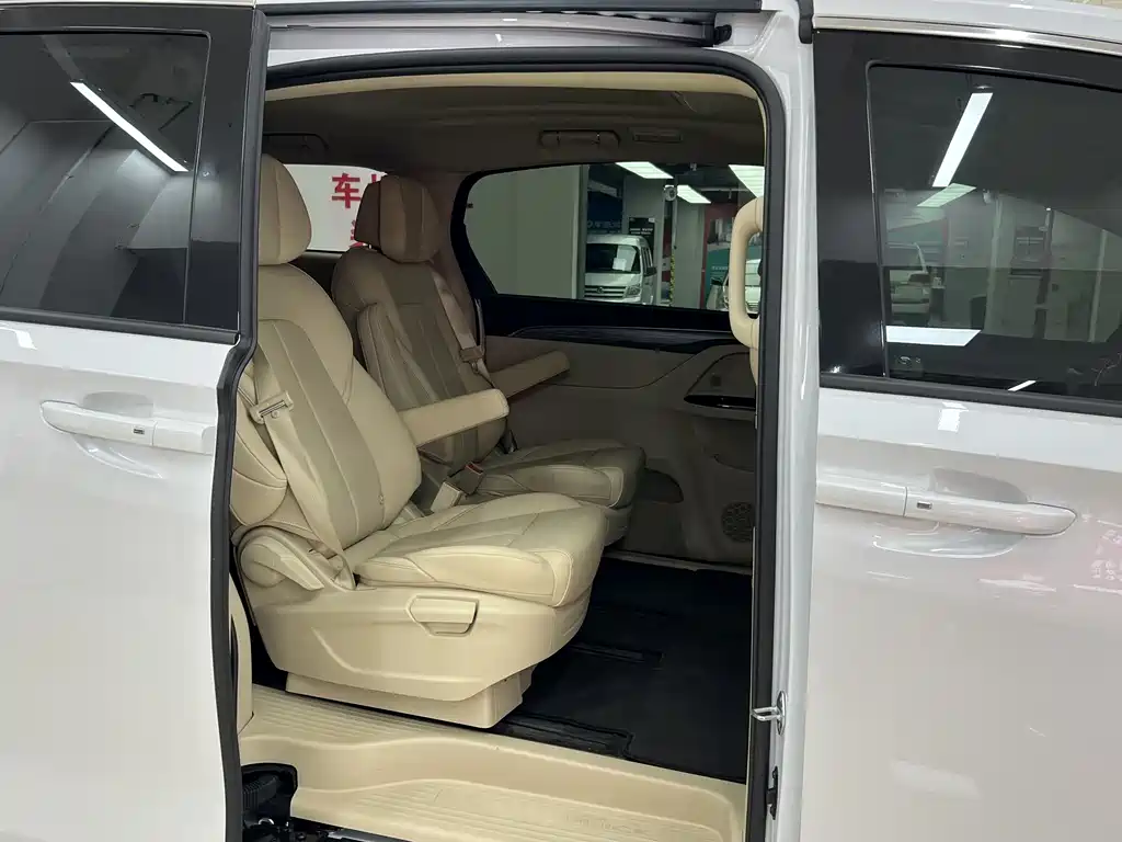 BUICK GL8 NEW ENERGY