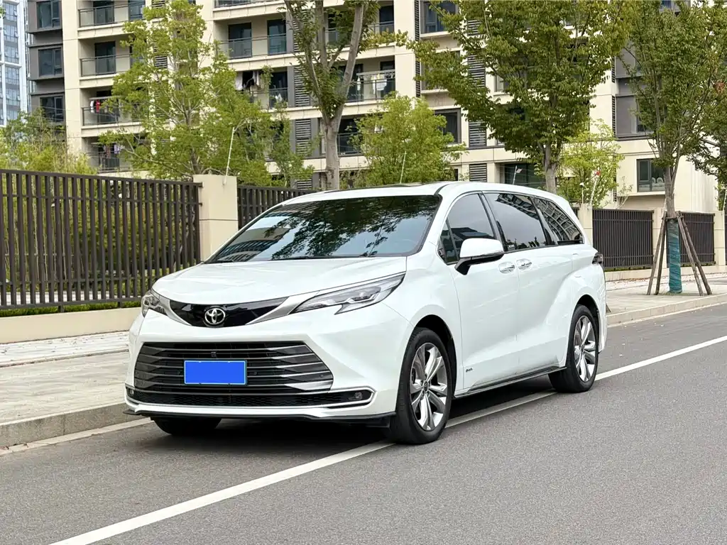 TOYOTA SIENNA