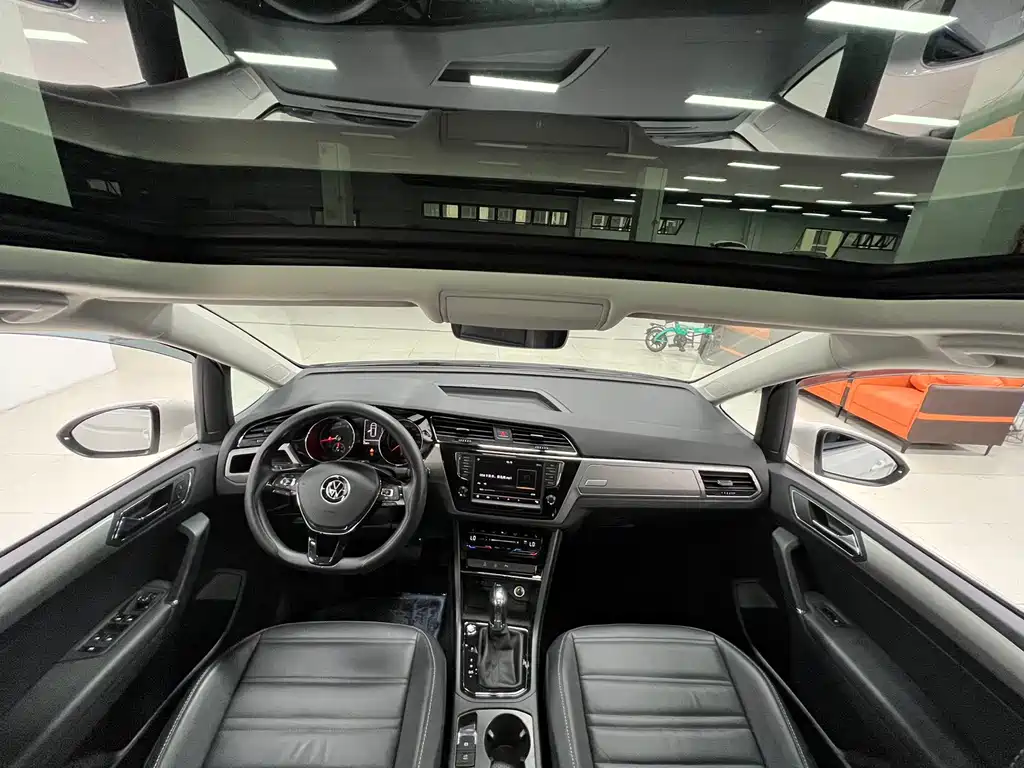 Volkswagen Touran — миниатюра 14