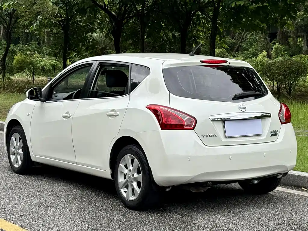 Nissan Tiida — миниатюра 4