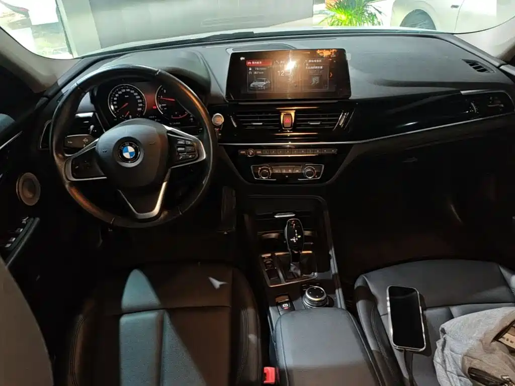 BMW 1 Series 2023 — фото 10