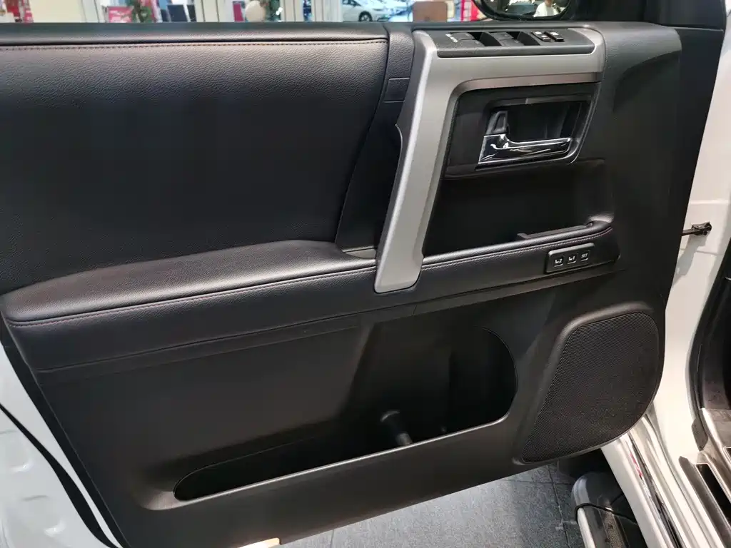 Toyota 4Runner — миниатюра 5