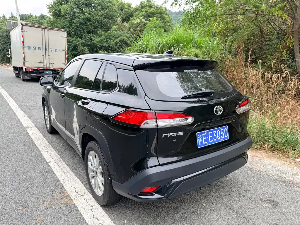 Toyota Frontlander — миниатюра 4