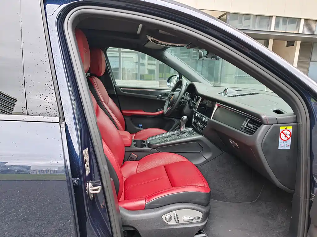 Porsche Macan — миниатюра 10