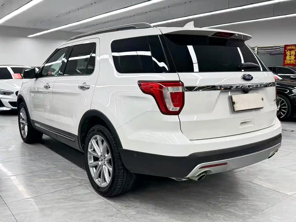 Ford Explorer (Import) — миниатюра 4