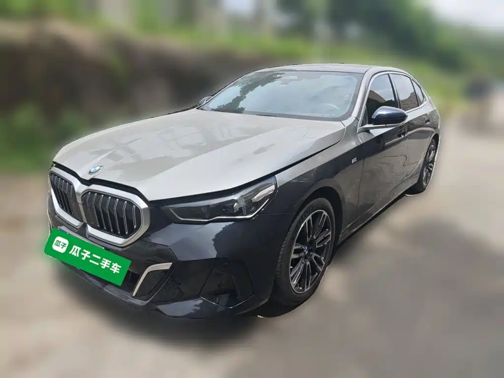 BMW 5 Series — миниатюра 2