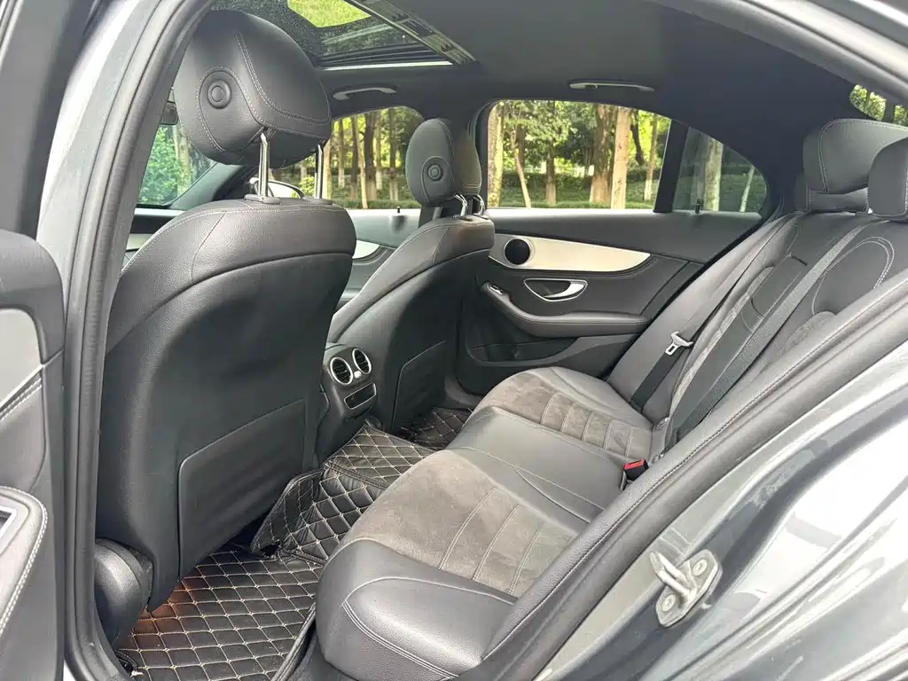 Mercedes-Benz C-Class — миниатюра 6