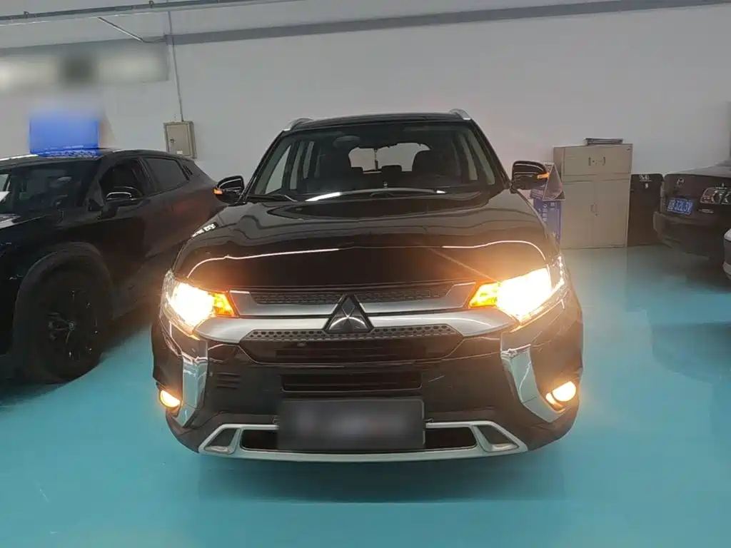 Mitsubishi Outlander — миниатюра 3