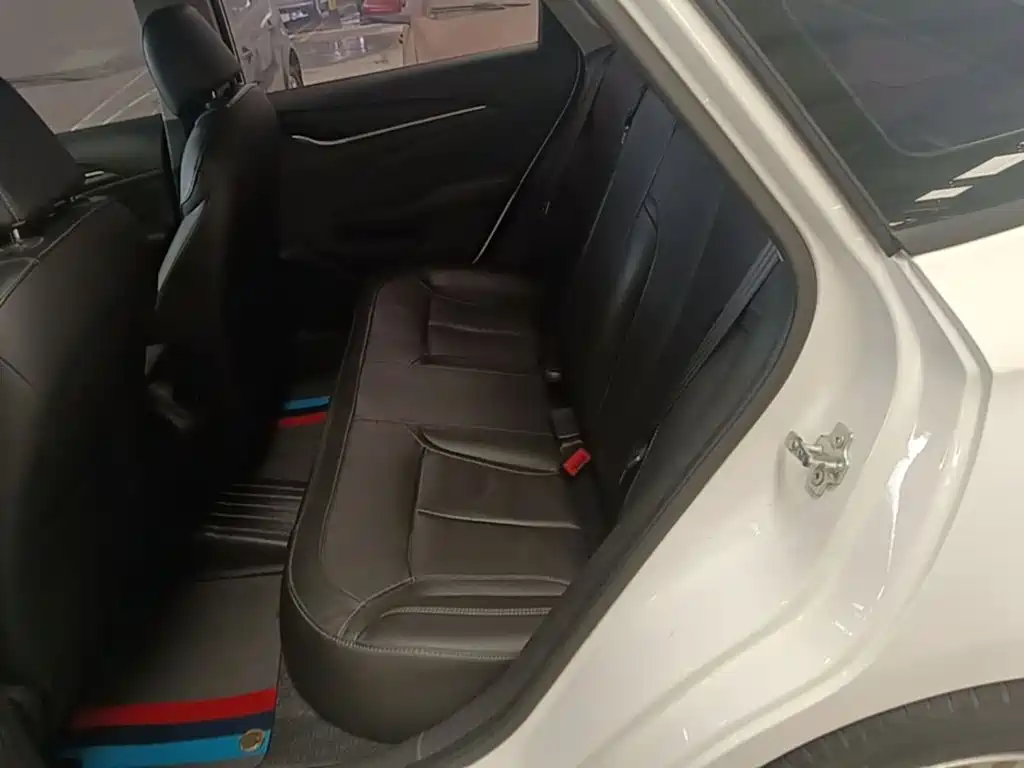 Buick Excelle — миниатюра 17