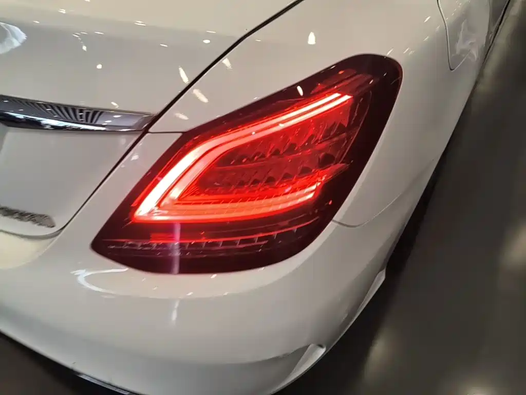 Mercedes-Benz C-Class — миниатюра 8