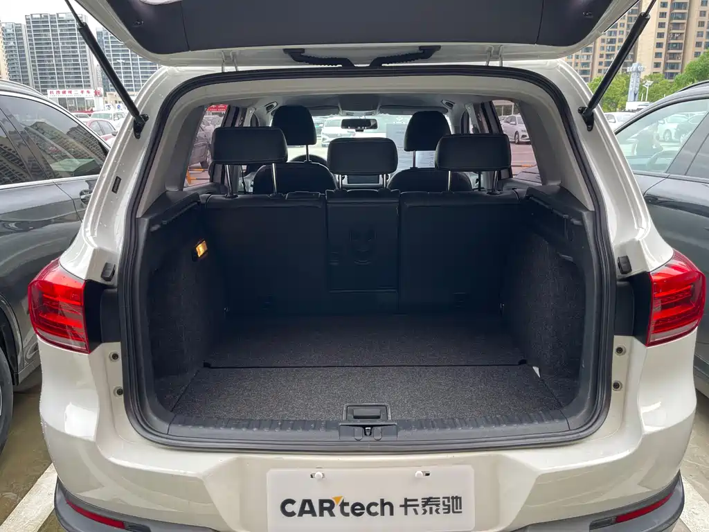 Volkswagen Tiguan — миниатюра 10