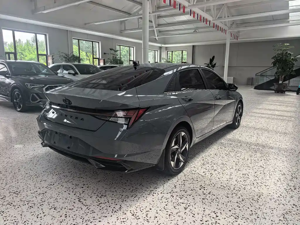 Hyundai Elantra — миниатюра 7