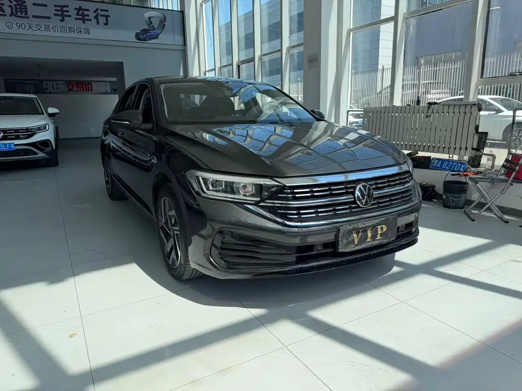Volkswagen Sagitar 2022