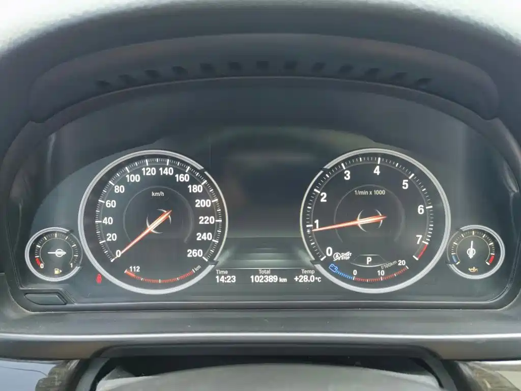 BMW 5 Series — миниатюра 10
