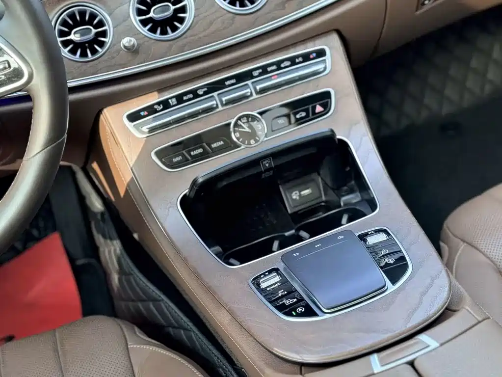Mercedes-Benz E-Class — миниатюра 15