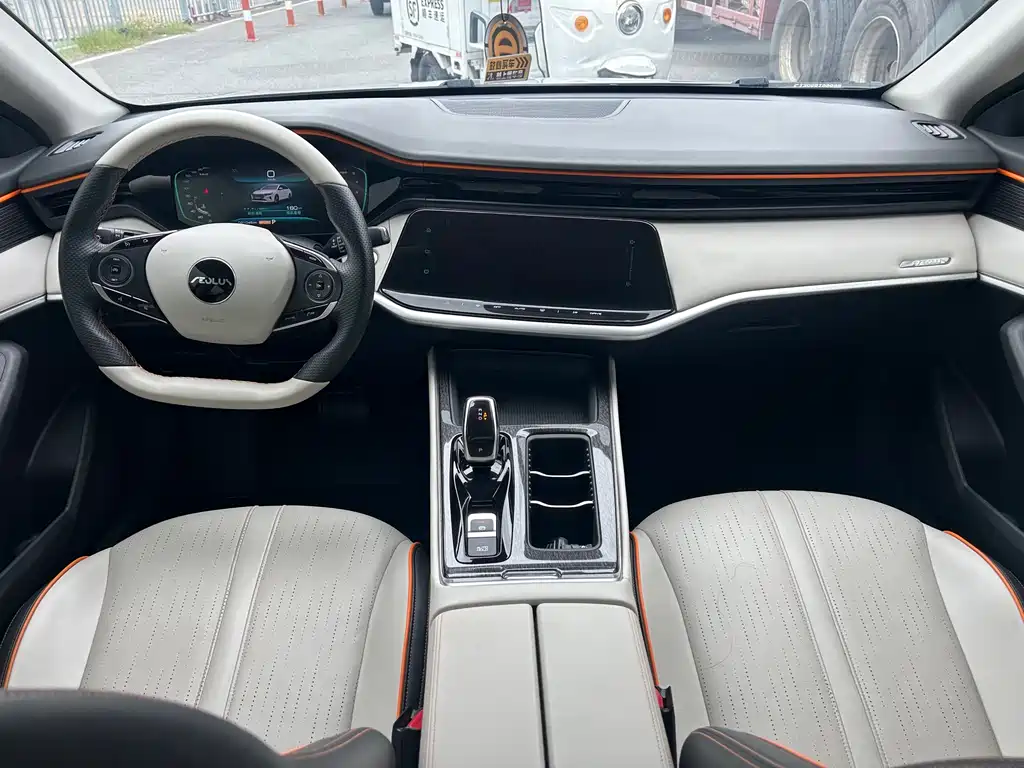 DONGFENG YI HYUN MAX