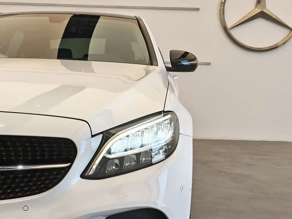 Mercedes-Benz C-Class — миниатюра 7
