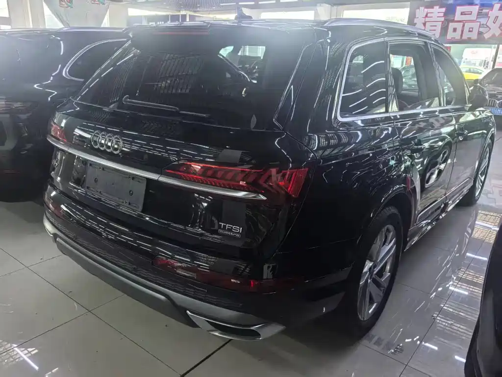 Audi Q7 — миниатюра 5