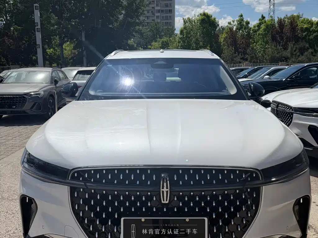 Lincoln Nautilus 2023 2.0T Premium