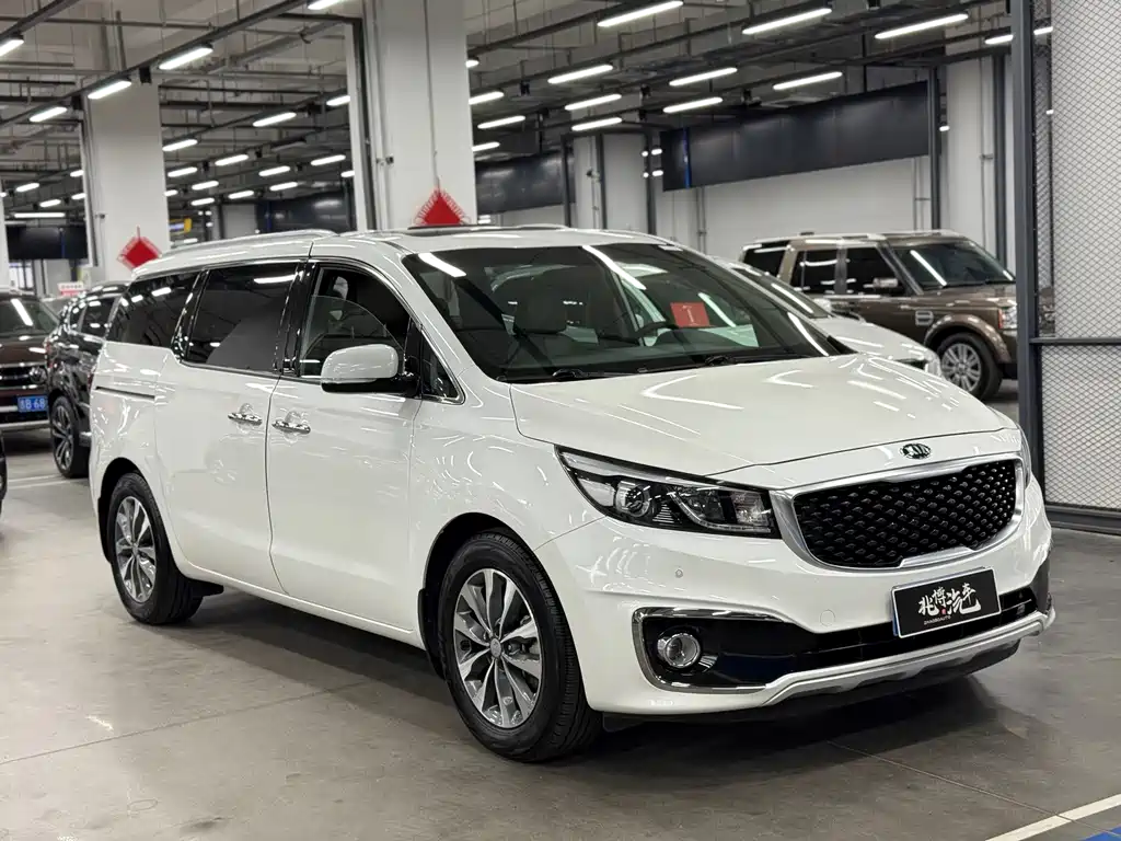 Kia Carnival — миниатюра 3
