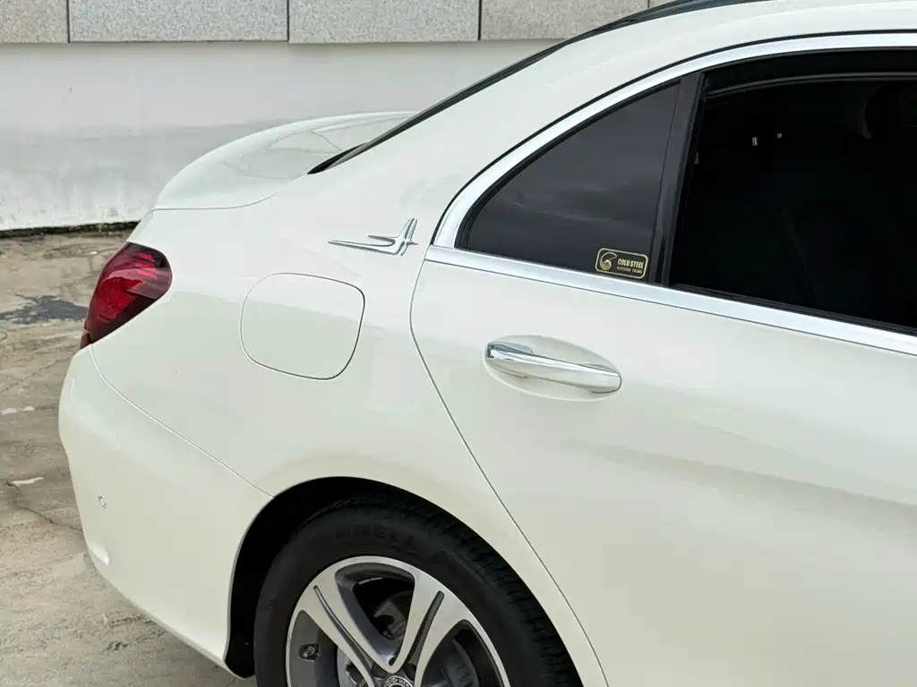 Mercedes-Benz C-Class — миниатюра 7