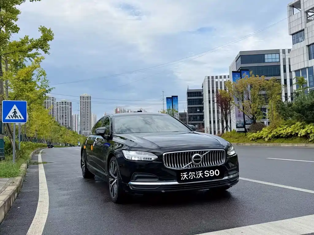 Volvo S90 — миниатюра 3