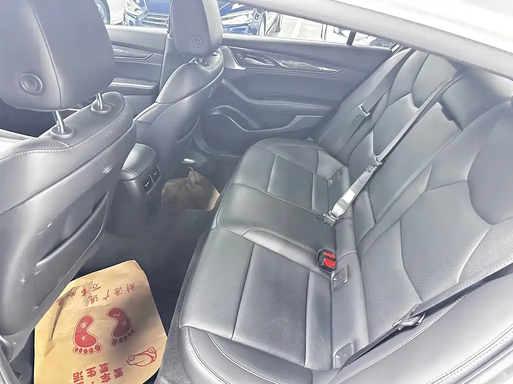 Cadillac CT5 — миниатюра 11