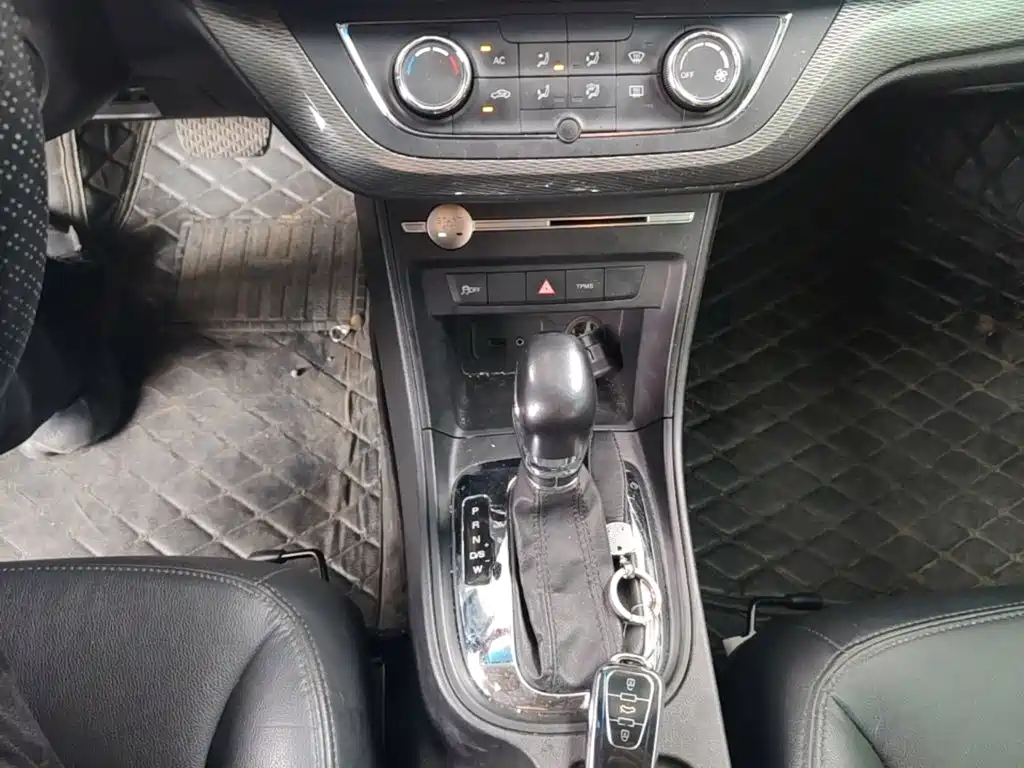 Roewe 360 — миниатюра 14