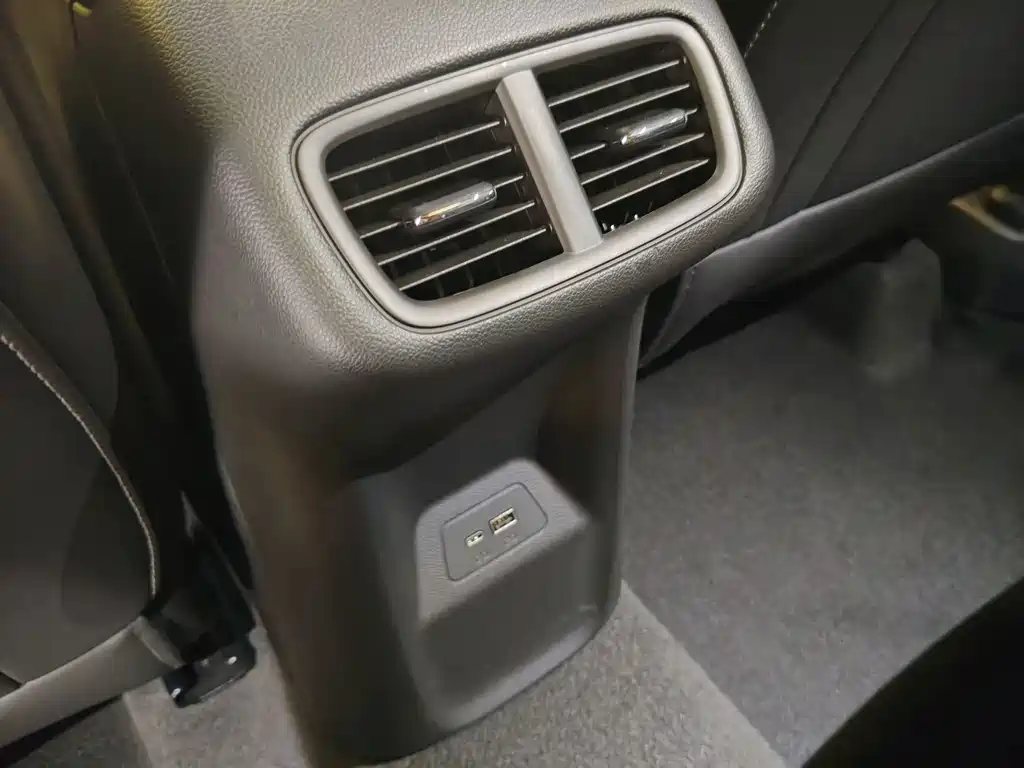 Buick Envision S — миниатюра 26