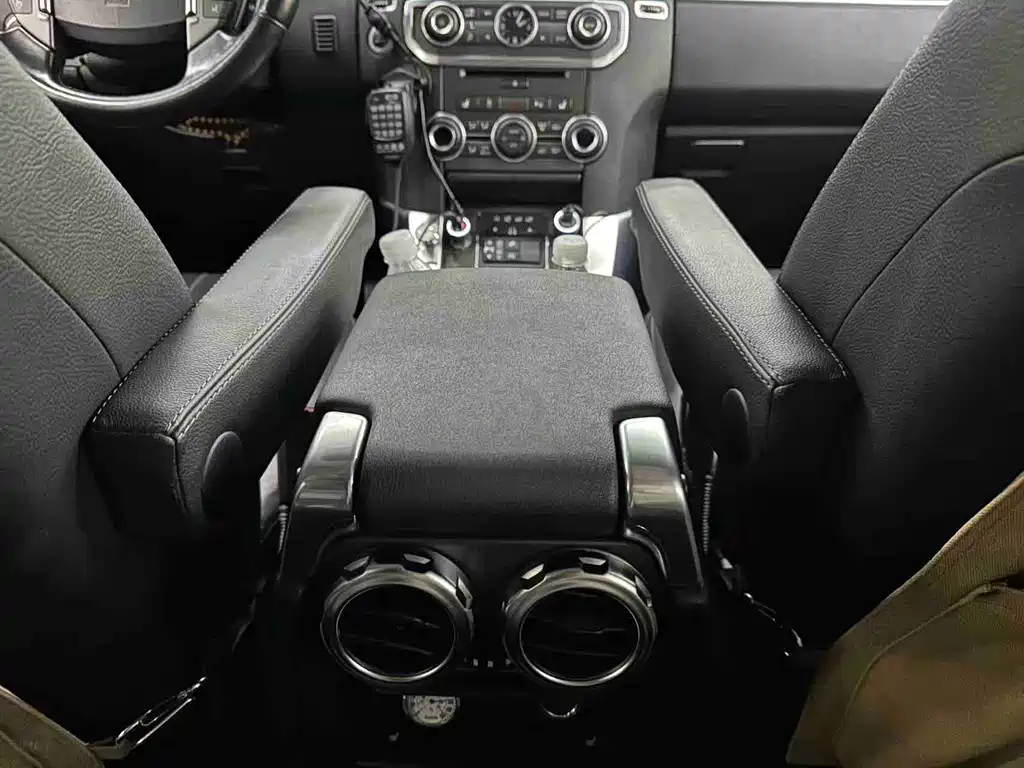 Land Rover Discovery — миниатюра 12